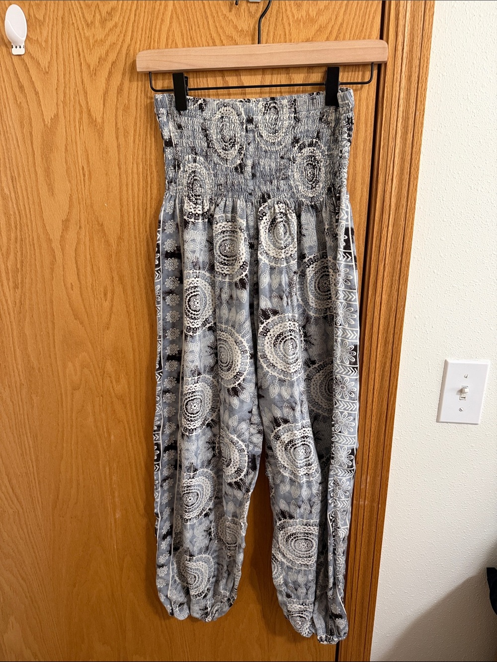 Smocked High-Waist Gray Patterned Harem Joggers